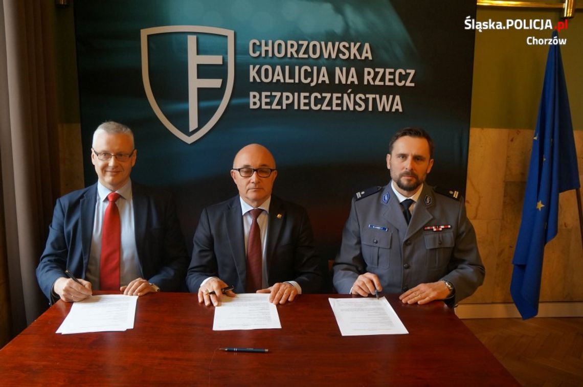 Uroczyste podpisanie aktu powołującego Chorzowską Koalicję na Rzecz Bezpieczeństwa Uroczyste podpisanie aktu powołującego Chorzowską Koalicję na Rzecz Bezpieczeństwa