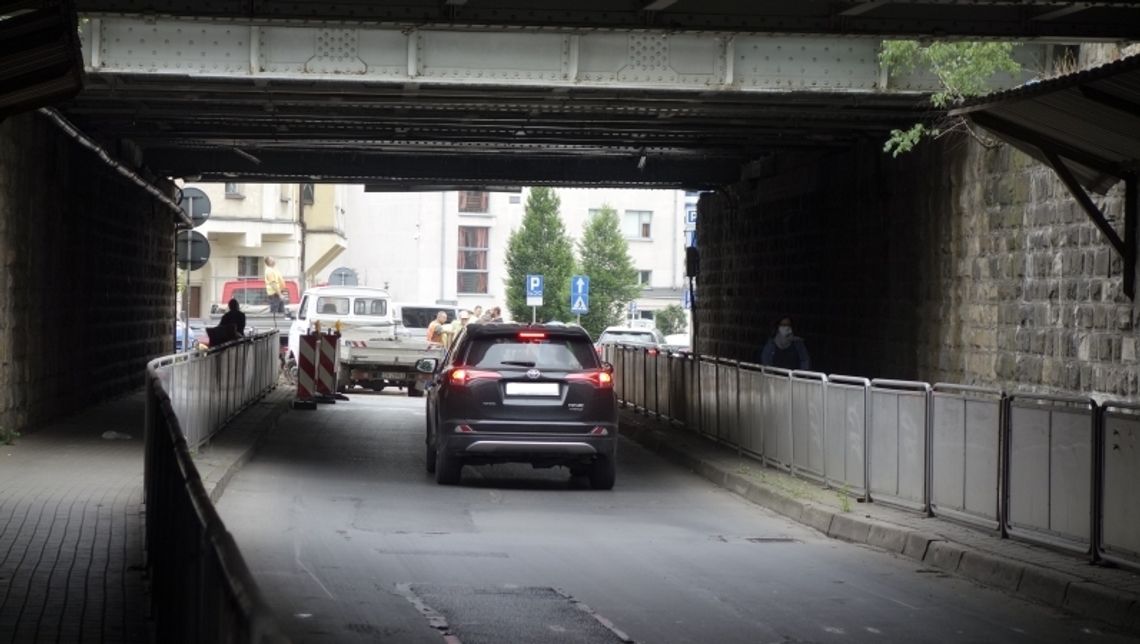 Utrudnienia w ruchu w rejonie ul. Sienkiewicza Utrudnienia w ruchu w rejonie ul. Sienkiewicza