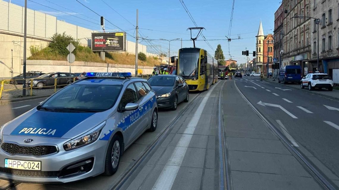 W Chorzowie Batorym wykoleił się tramwaj. Jest jedna osoba poszkodowana