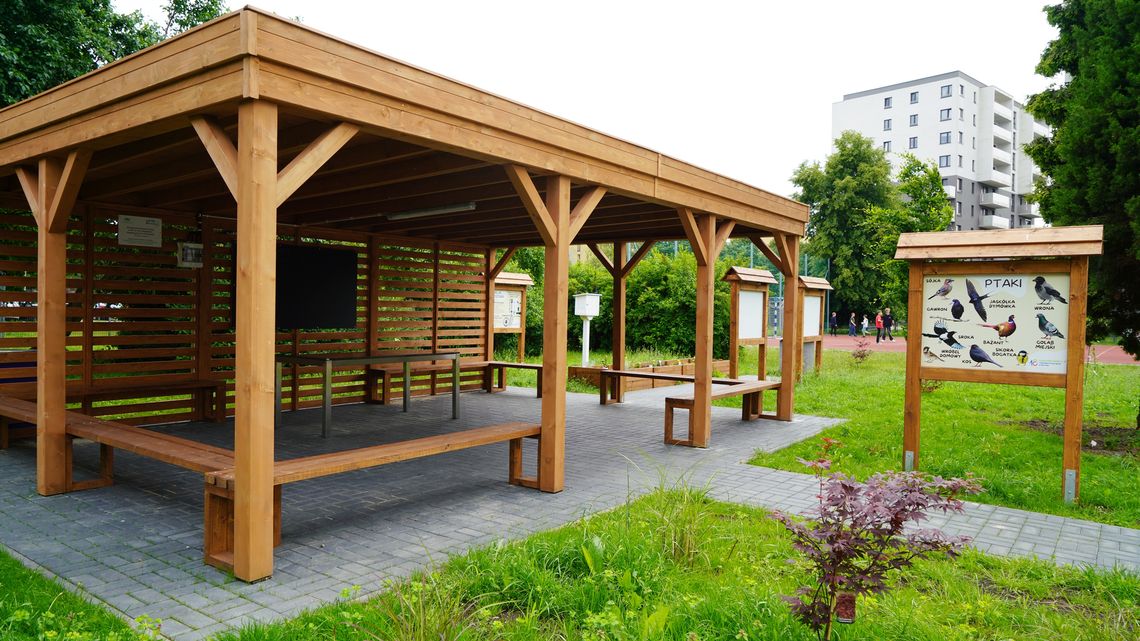 W Chorzowie otwarto kolejną "Ekopracownię pod chmurką". Nowa przestrzeń stała się idealnym miejscem zarówno do nauki, jak i odpoczynku