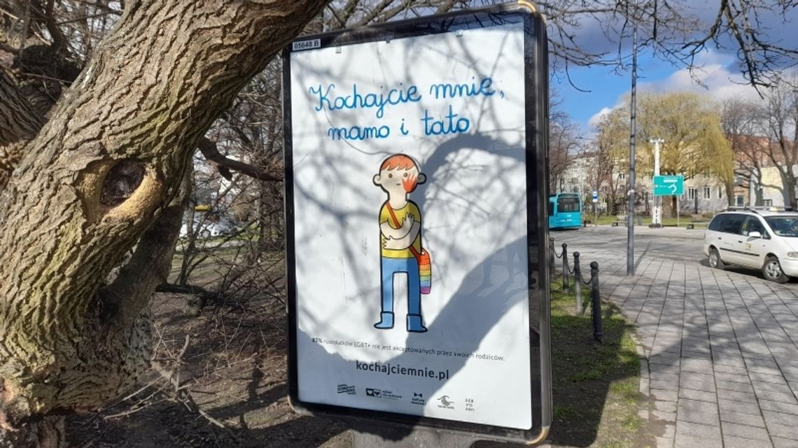 W Chorzowie pojawił się pierwszy plakat wspierający młodzież LGBT