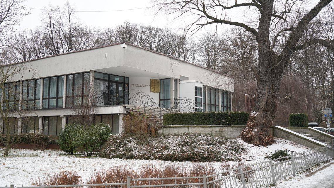 Więcej ślubów i mniej rozwodów, za to zgonów znów trzykrotnie więcej niż narodzin. Podsumowanie 2025 roku w Chorzowie