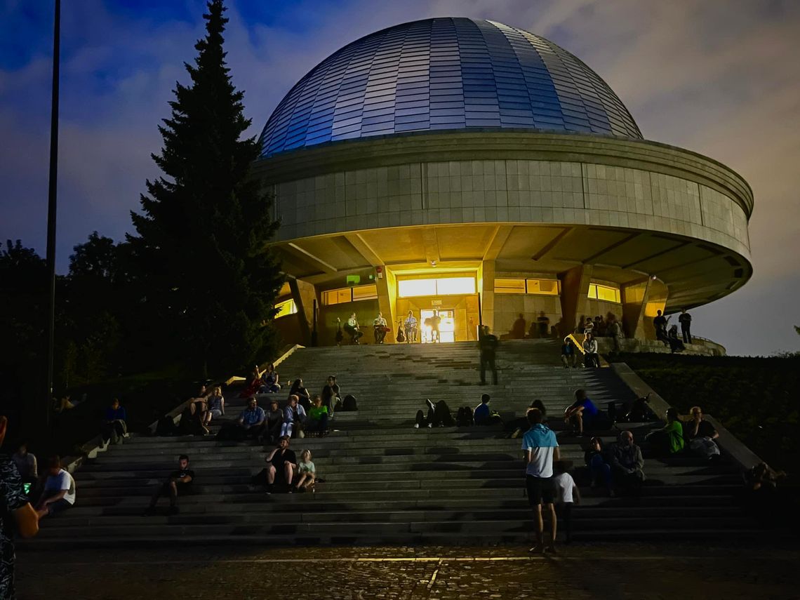 Wkrótce deszcz meteorów. Planetarium Śląskie zaprasza na wspólne obserwacje!
