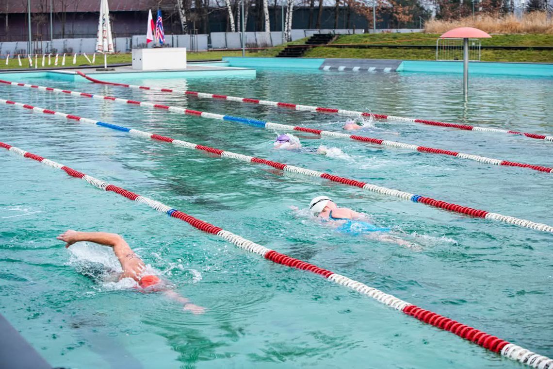 Woda jak z zamrażarki, emocje jak na igrzyskach. Świętochłowice zapraszają na „Lodową Skałkę”