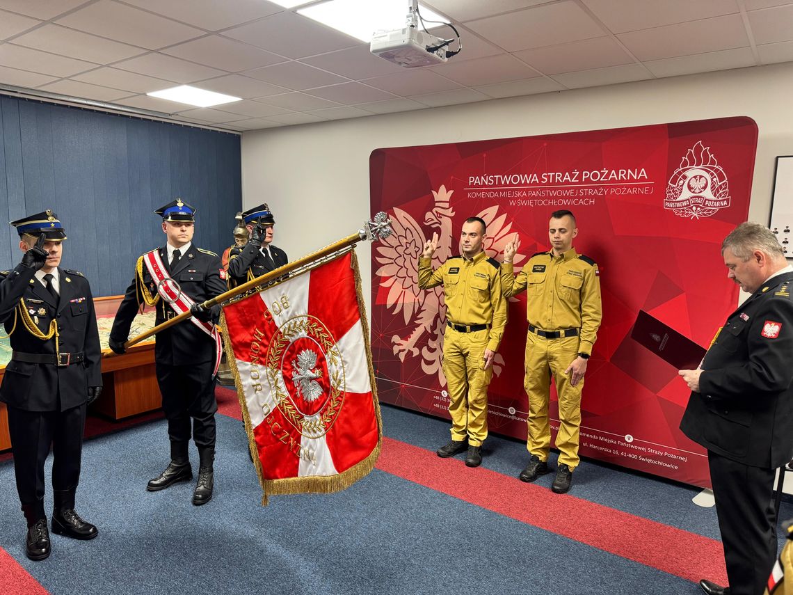 Wstąpili w szeregi straży pożarnej i złożyli ślubowanie. Uroczysta ceremonia w Świętochłowicach