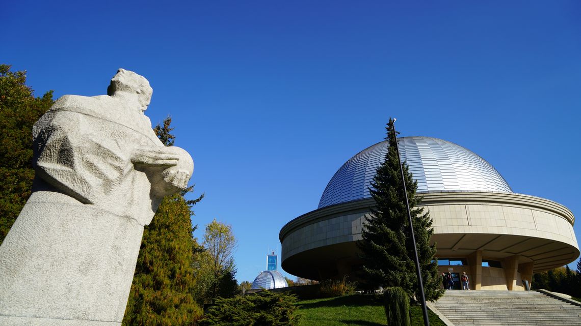 Wyjątkowy duet powraca do Planetarium Śląskiego. Czeka nas muzyczny spacer wśród gwiazd!