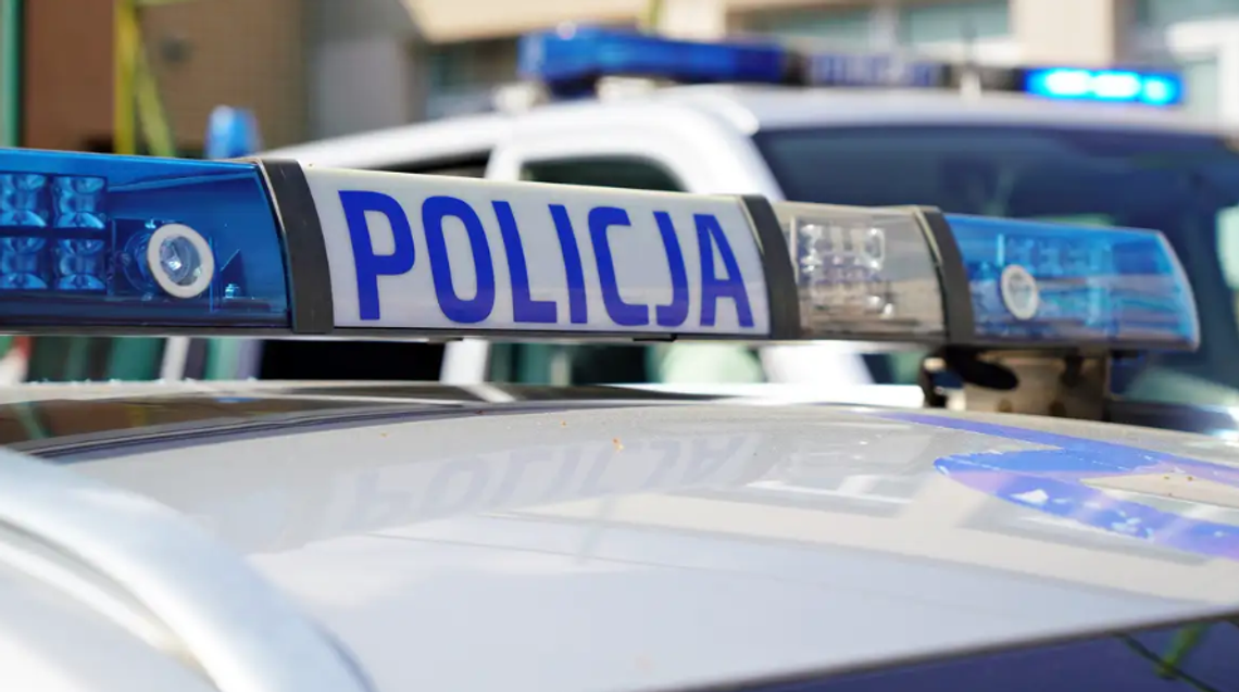 Wykazał się czujnością, choć był poza służbą. Szybka reakcja policjanta pozwoliła uniknąć potencjalnej tragedii