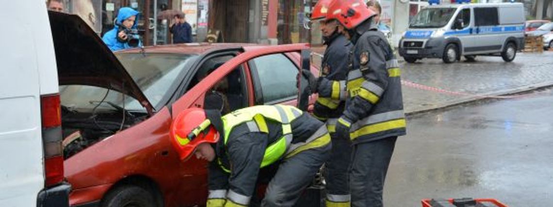 Wypadek przy Urzędzie Miasta? Nie to tylko ćwiczenia! [wideo+zdjęcia]