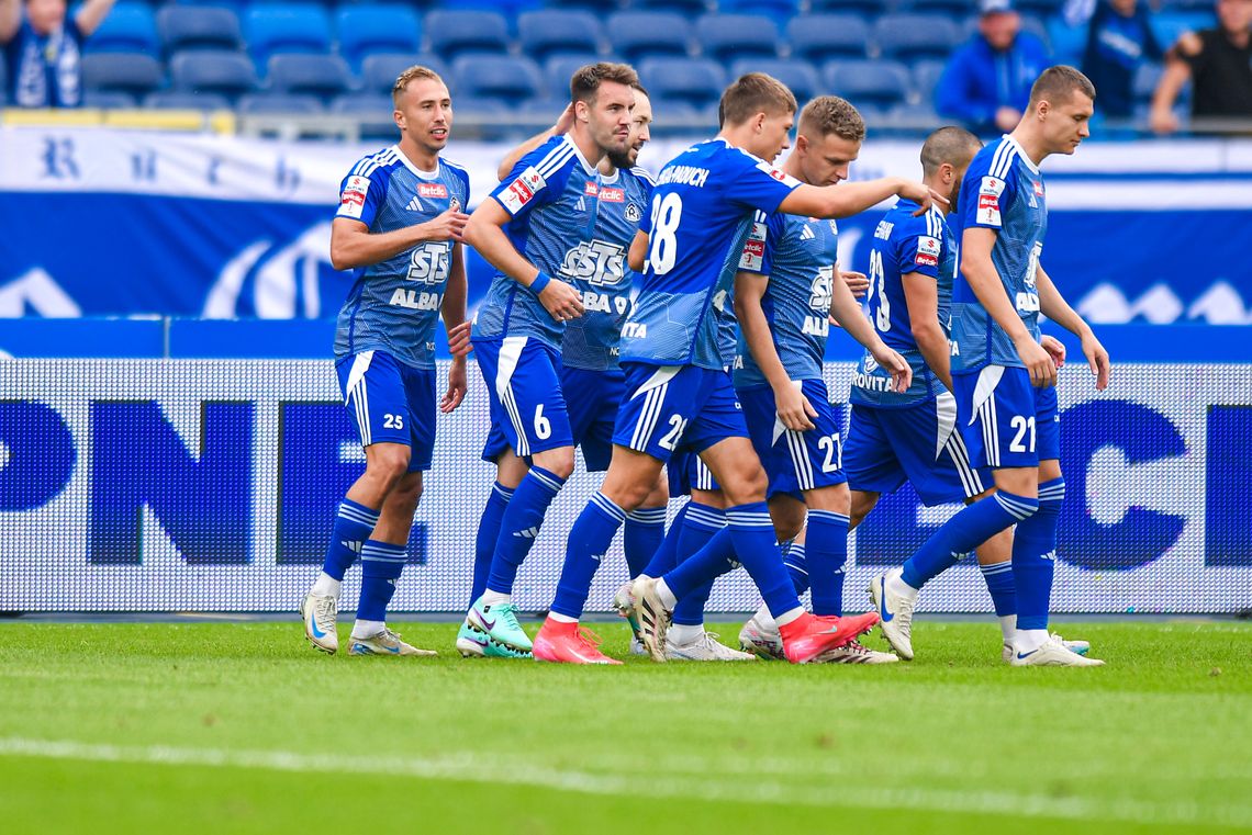 Wyrównane spotkanie z happy-endem! Ruch Chorzów wygrał z Górnikiem Łęczną w drugiej kolejce 1 ligi