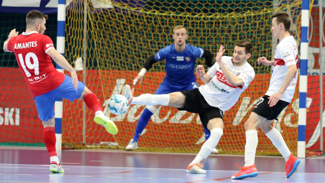 Wysoka porażka Clearexu z Futsalem Leszno Wysoka porażka Clearexu z Futsalem Leszno