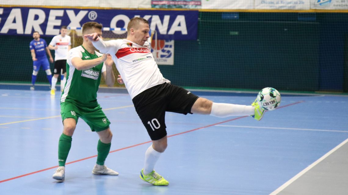 Z nieba do piekła. Clearex przegrywa we własnej hali z mistrzem Polski [ZDJĘCIA]