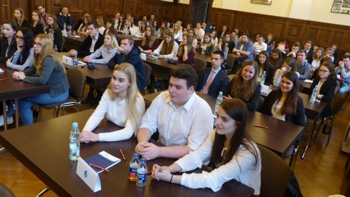 Z ZUS możesz wygrać indeks na uniwersytet Z ZUS możesz wygrać indeks na uniwersytet