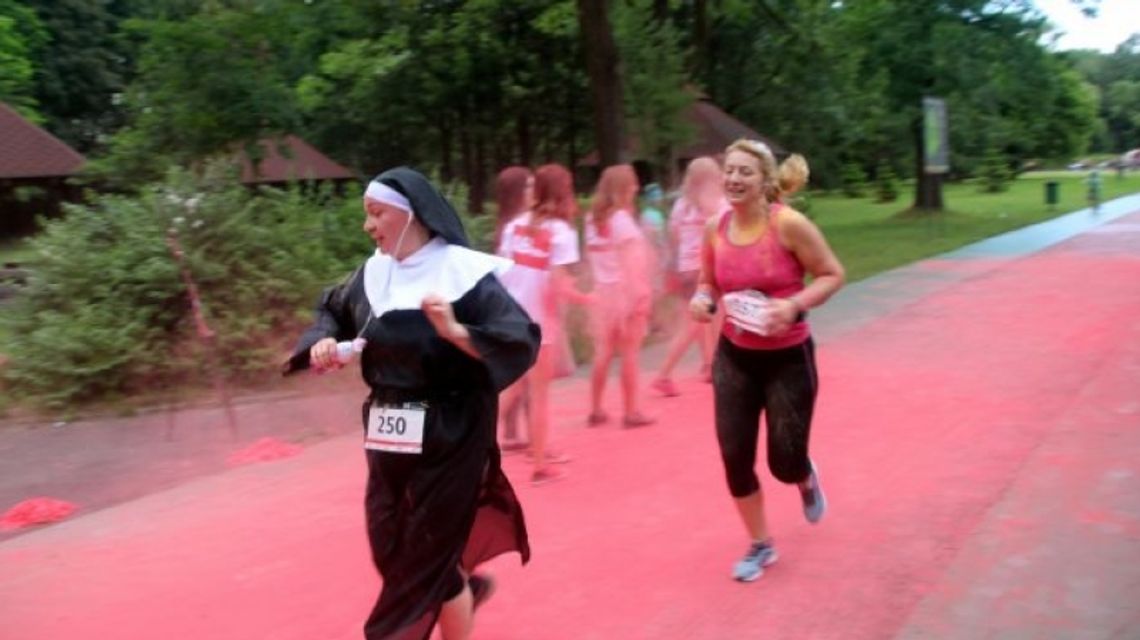 Zakonnica w przebraniu zdobyła nagrodę na Gryfnym Biegu