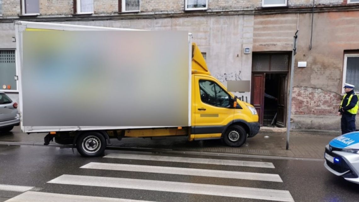 Zaparkował na przejściu... bo było najbliżej