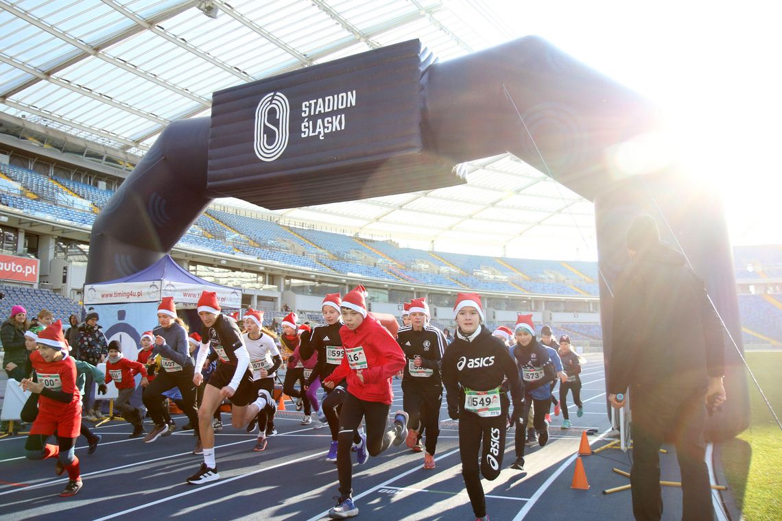 Zapisz się na Charytatywną Milę Mikołajkową na Superauto.pl Stadionie Śląskim i podaruj dzieciom święta!