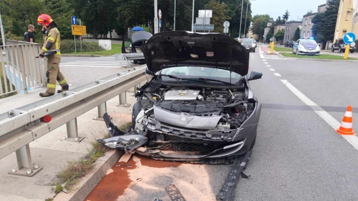 Zderzyły się dwa samochody. W jednym z nich była ciężarna kobieta [ZDJĘCIA]