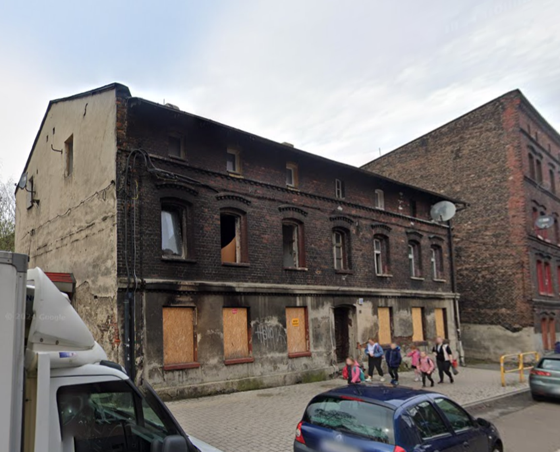 Ze starej rudery powstaną nowoczesne mieszkania! Rusza remont Szkolnej 7 w Świętochłowicach Ze starej rudery powstaną nowoczesne mieszkania! Rusza remont Szkolnej 7 w Świętochłowicach