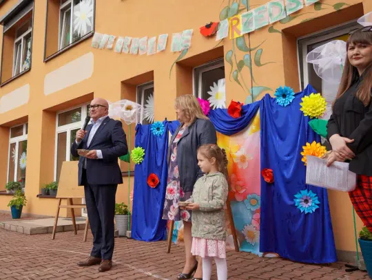 Plac zabaw przy Integracyjnym Przedszkolu nr 12 w Chorzowie — zdjęcie archiwalne z otwarcia w kwietniu 2024 roku