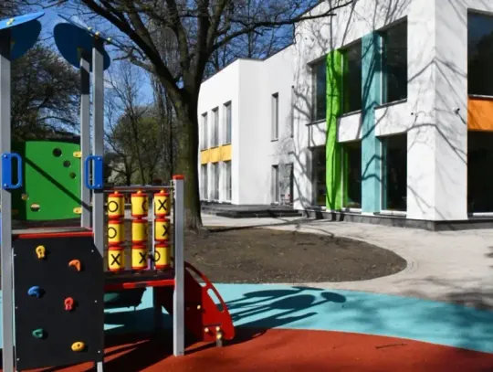 Budynek Przedszkola nr 7 przy ul. Łagiewnickiej 16 w Chorzowie — zdjęcie archiwalne z 2024 roku