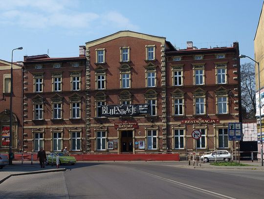 Budynek Szkoły Podstawowej nr 34 przy ul. Kaliny 55 w Chorzowie — zdjęcie archiwalne