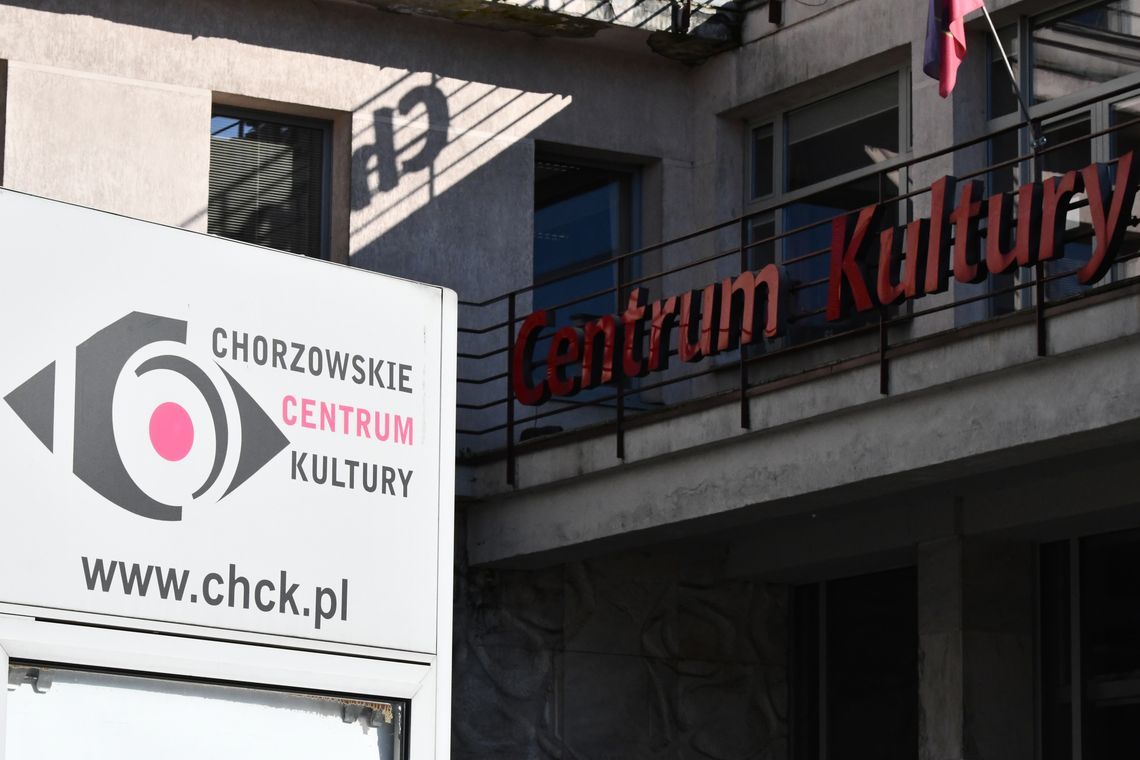 Chorzowskie Centrum Kultury (ChCK) Elewacja Chorzowskiego Centrum Kultury przy ul. Sienkiewicza 3