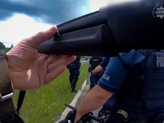 Policja zapobiegła starciu kiboli. Rozbiegli się po oddaniu strzału