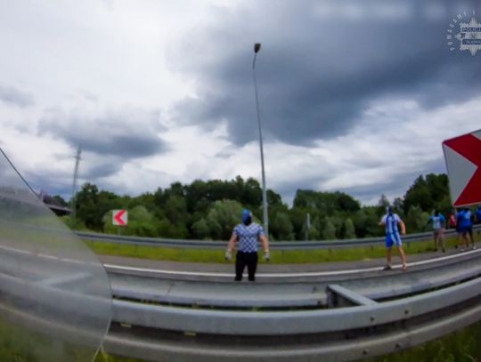Policja zapobiegła starciu kiboli. Rozbiegli się po oddaniu strzału
