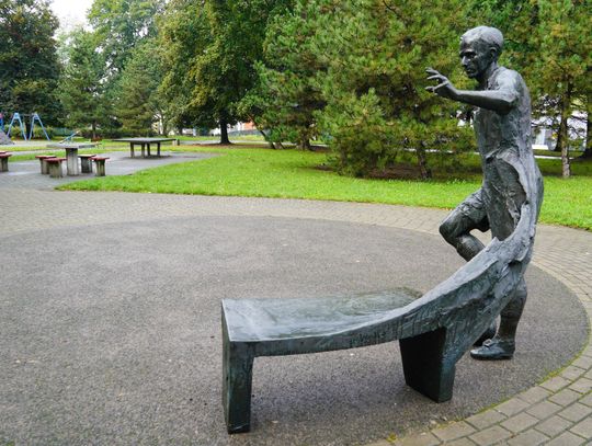 Pomnik Gerarda Cieślika “ewakuowany” z centrum Chorzowa