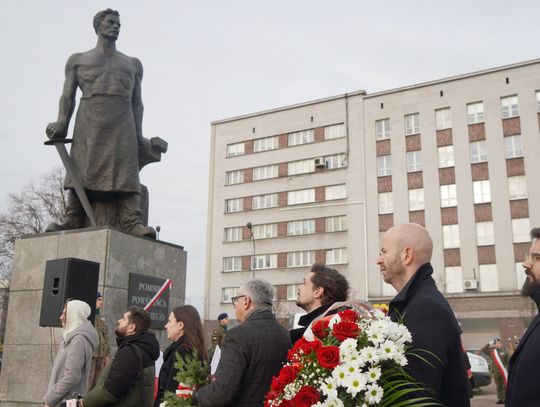 Odsłonięcie Pomnika Powstańca Śląskiego po renowacji Odsłonięcie Pomnika Powstańca Śląskiego po renowacji