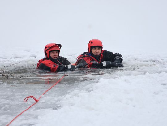 Akcja ratunkowa na lodzie w „Dolinie Górnika”. Spokojnie, to tylko ćwiczenia!