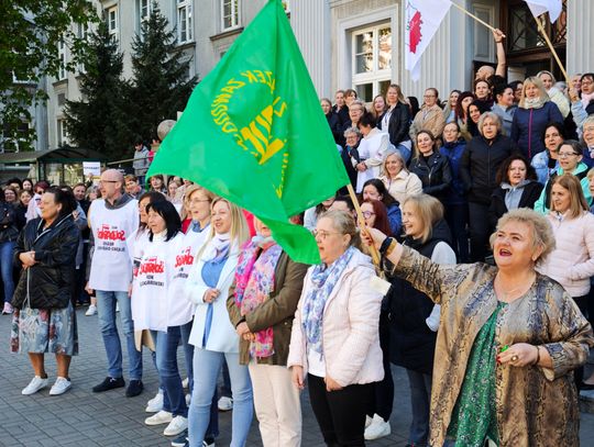 Pikieta związkowców pod ZUS w Chorzowie